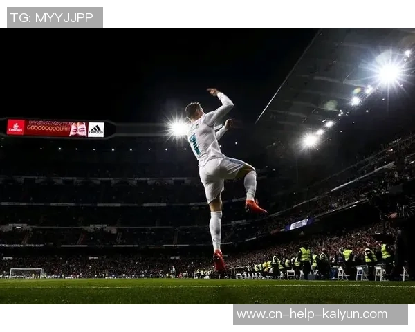 足球明星街头挑战赛精彩瞬间尽在视频中展现球技与魅力